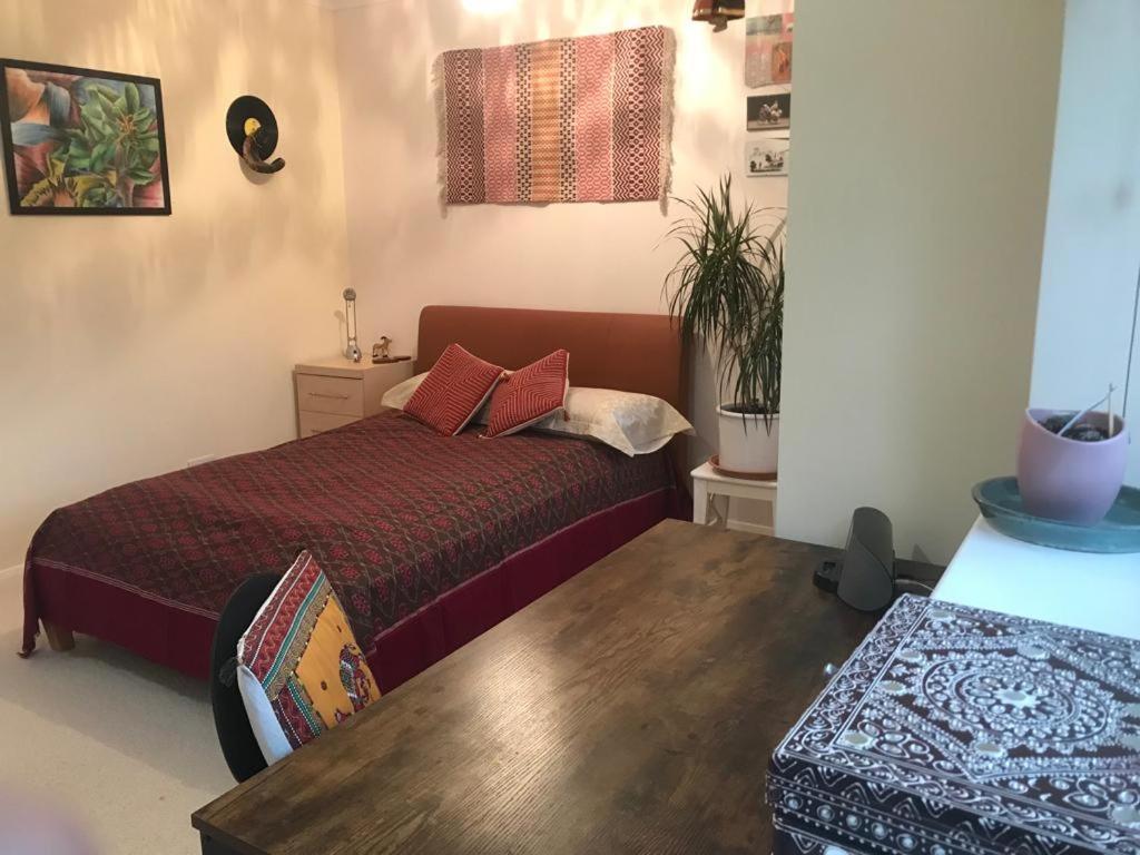 Serene Spacious Room Staines-upon-Thames Eksteriør billede