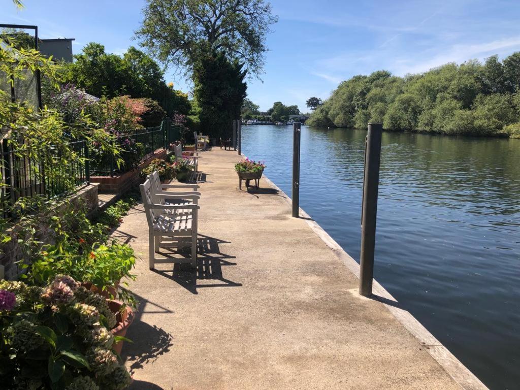 Serene Spacious Room Staines-upon-Thames Eksteriør billede