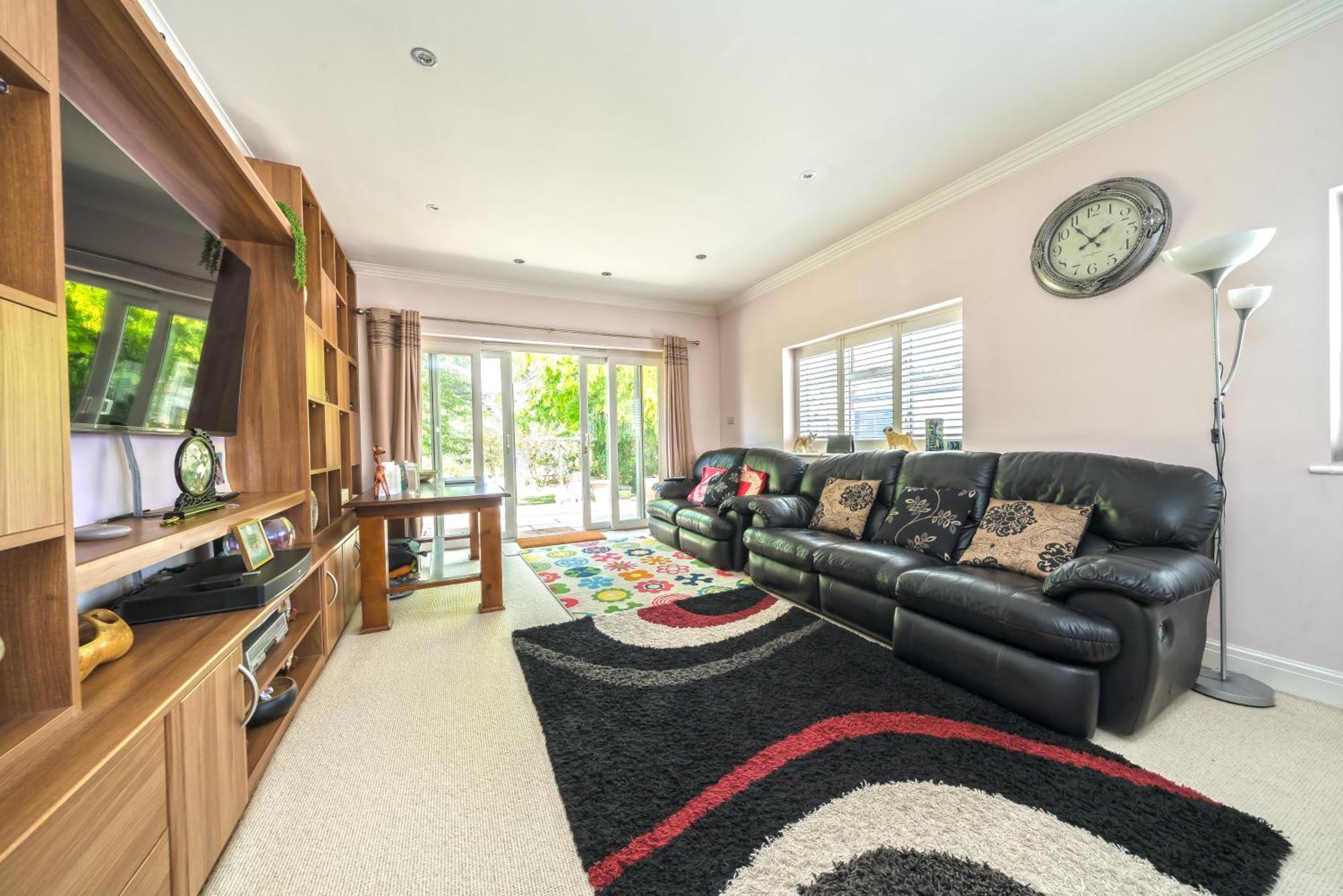 Serene Spacious Room Staines-upon-Thames Eksteriør billede